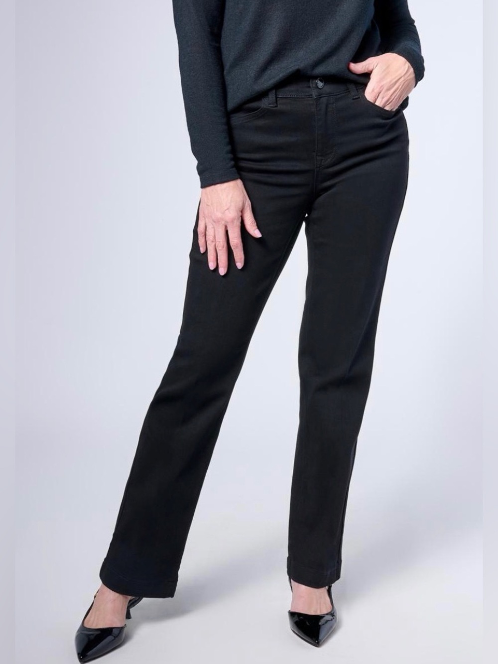 DG2 by Diane Gilman Black Straight-Leg Trouser Jeans